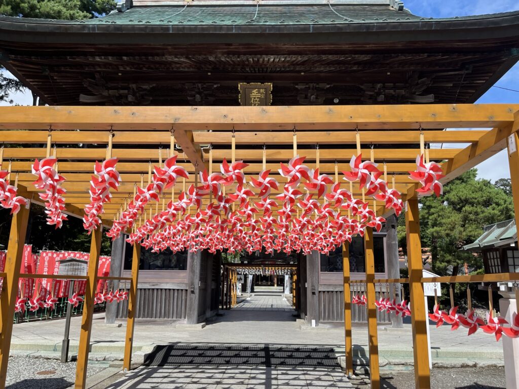 神社前の風鈴画像